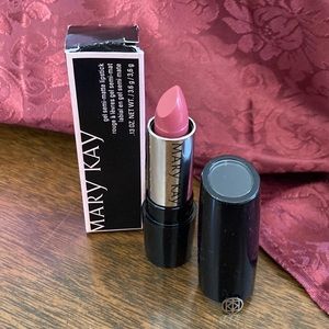 Gel semi-matte lipstick Mauve Moment New in Box